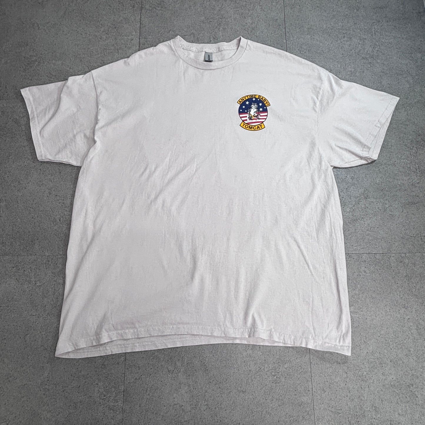 【TOMCAT ANYTIME BABY! プリントTシャツ】ミリタリー系 キャットデザイン GILDANボディ 2XL ニカラグア製 古着/8-58