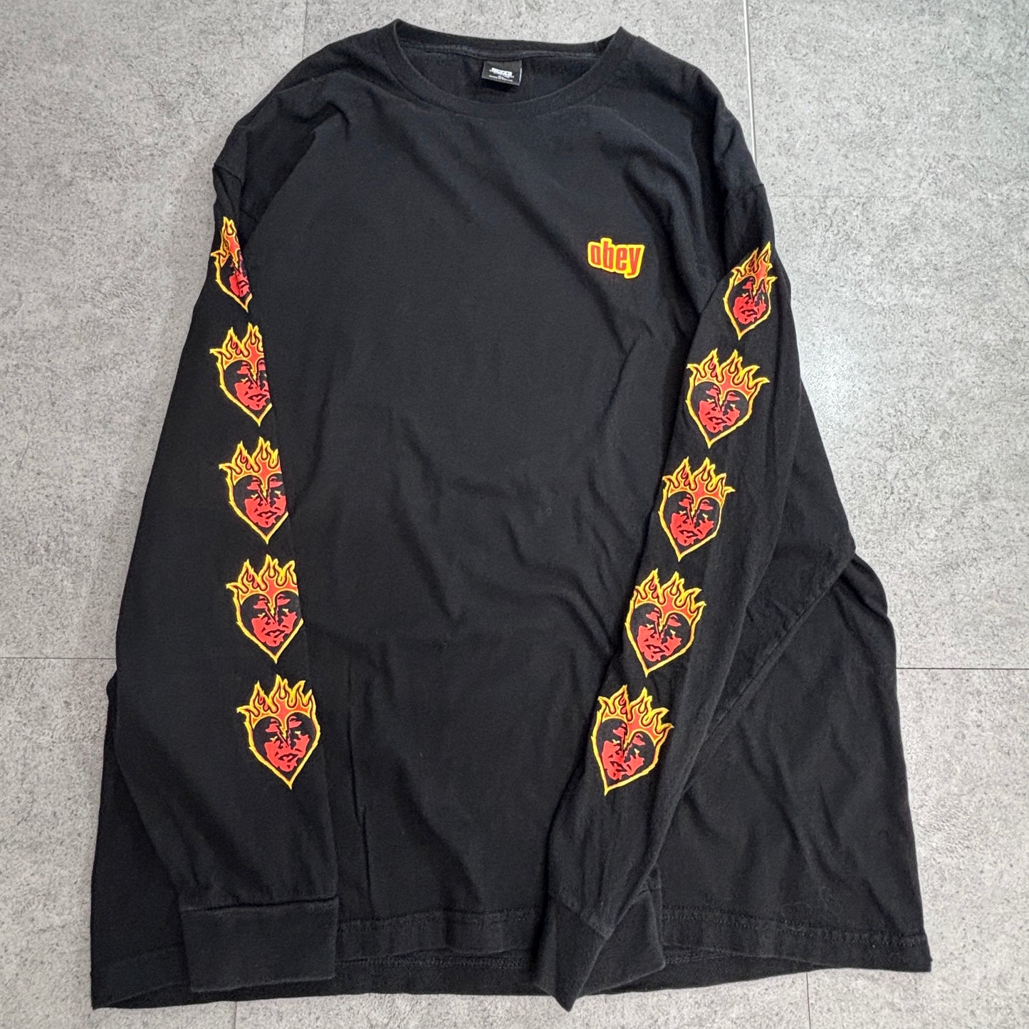 【OBEY フレイムフェイス 両袖プリント ロングスリーブTシャツ】OBEY / Quality Dissent Since 1989 / XL / MADE IN MEXICO/7-79
