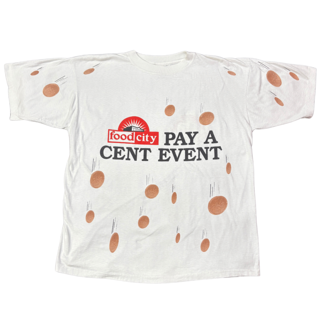 【ヴィンテージ風】Food City “Pay A Cent Event” 両面プリントTシャツ／ユニークペニーデザイン／USAカルチャー系・古着スタイルに◎