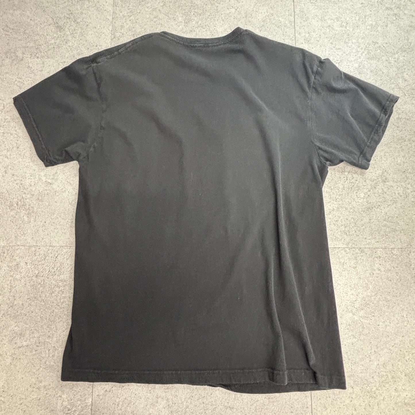 【IT（イット）Pennywise（ペニーワイズ）ホラー映画Tシャツ】“AREN’T YOU GONNA SAY HELLO?” プリントTシャツ ブラック/7-35
