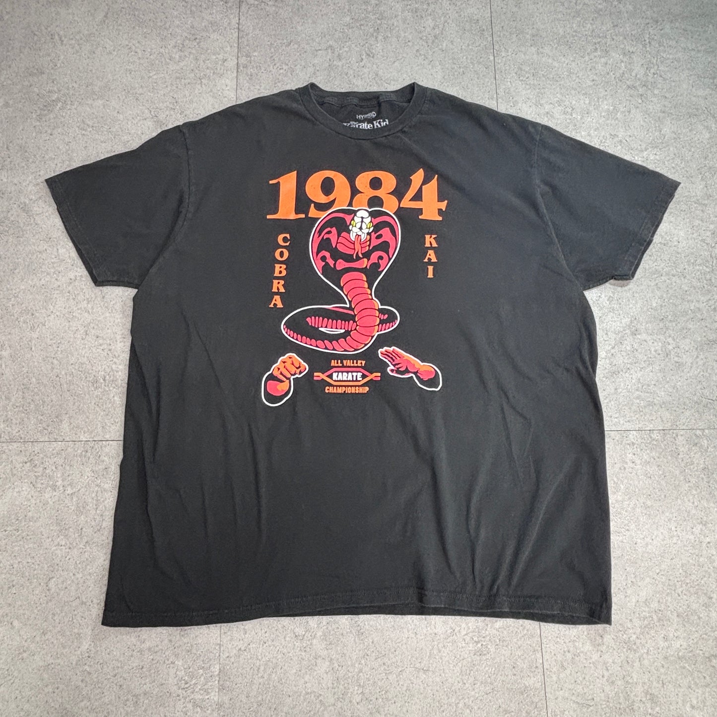 【The Karate Kid 1984 Cobra Kai プリントTシャツ】HYBRID APPAREL 2XL ブラック 映画Tシャツ/8-42