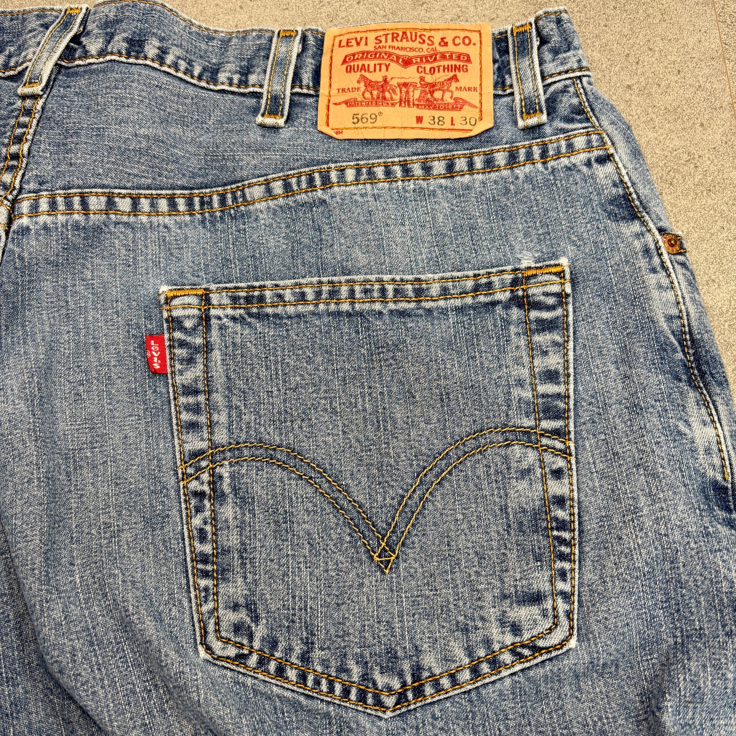 Levi’s 569® Loose Straight デニム W38 L30 ライトインディゴ レッドタブ 色落ち/裾スレ/小リペア 00s ジップフライ