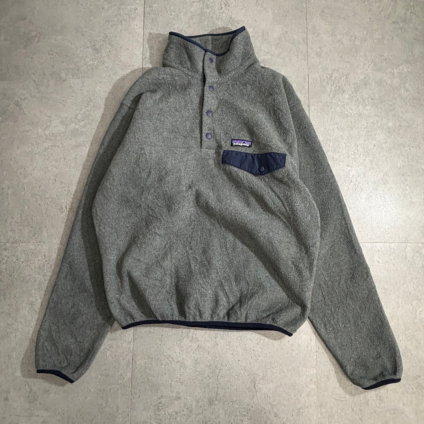 Patagonia SYNCHILLA スナップT フリース プルオーバー グレー×ネイビー Sサイズ 90s復刻風 ニカラグア製