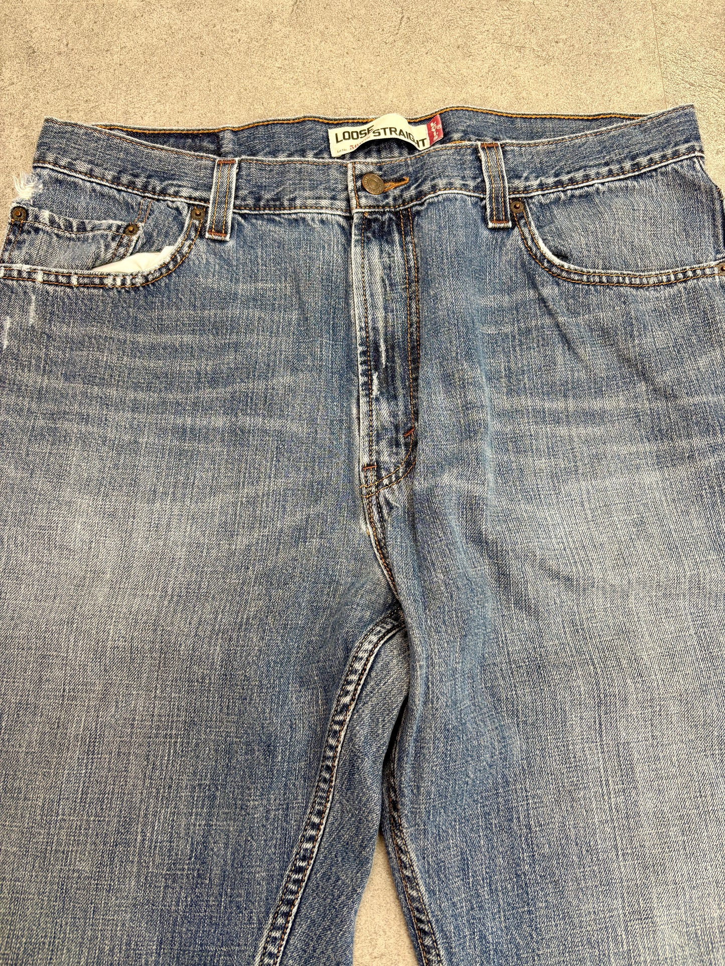 Levi’s 569® Loose Straight デニム W36 L30 レッドタブ ライトインディゴ ダメージ/ヒゲ/アタリ 00s ジップフライ